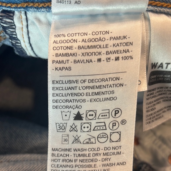 Levi's Women's Distressed Wedgie Straight Leg Light Wash Jeans Size 27 - Picture 10 of 15